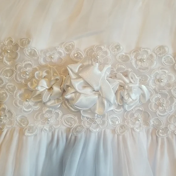 Girl's white formal dress - Picture 3 of 6